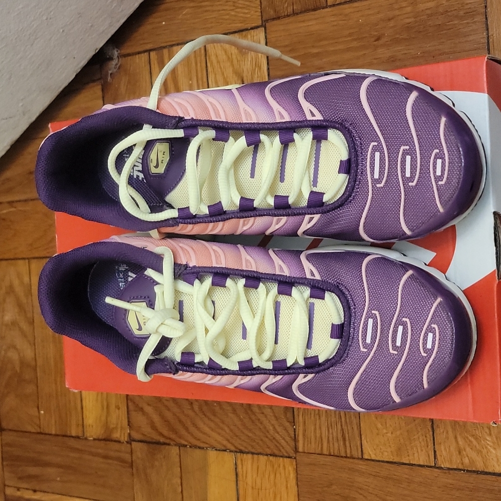 Nike Air Max plus 6.5y